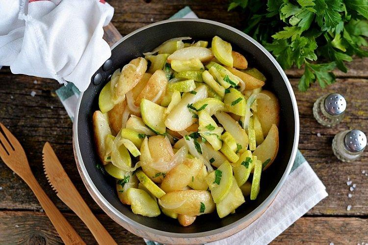 Compotée de courgettes aux pommes de terre