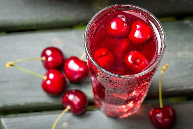 Compote de cerises au citron et à la cannelle