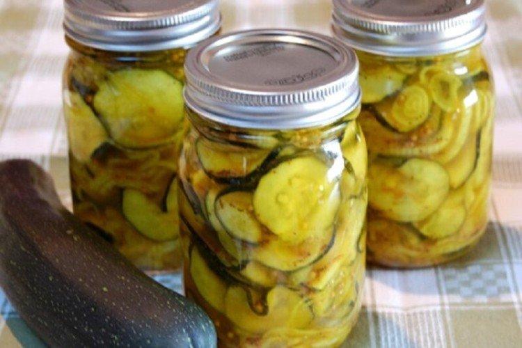 Salade de courgettes, citron et basilic