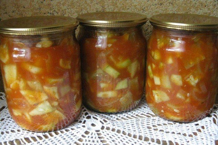 Salade de courgettes aux oignons et carottes pour l'hiver