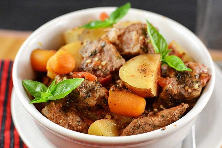 Compote de pommes de terre au boeuf