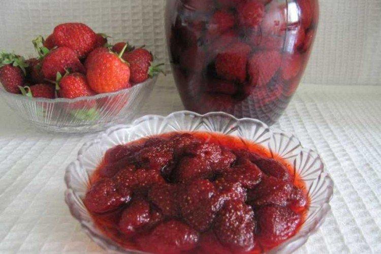 Confiture de fraises à l'acide citrique