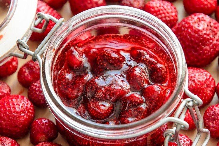 Confiture de fraises fouettée