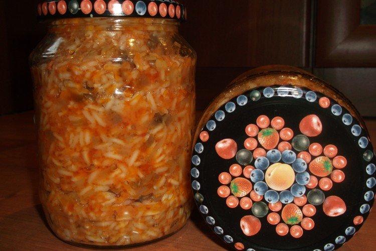 Salade d'aubergines au riz pour l'hiver