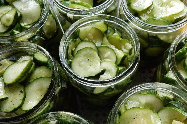 Salade de concombre et ail