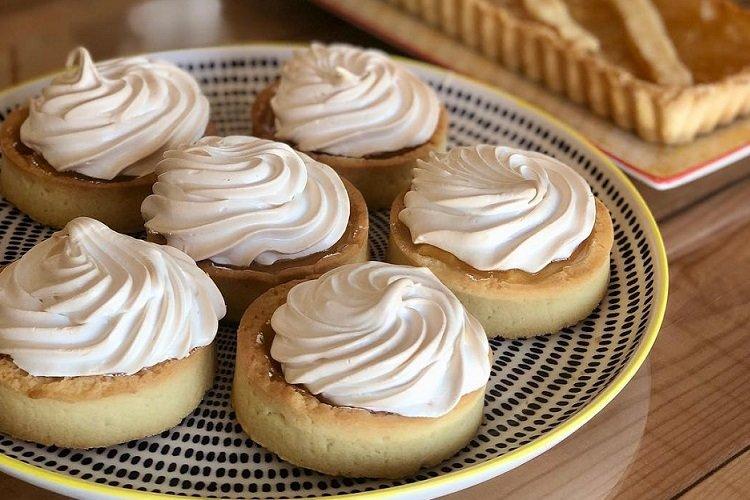 Tartelettes à la confiture de pomme et meringue
