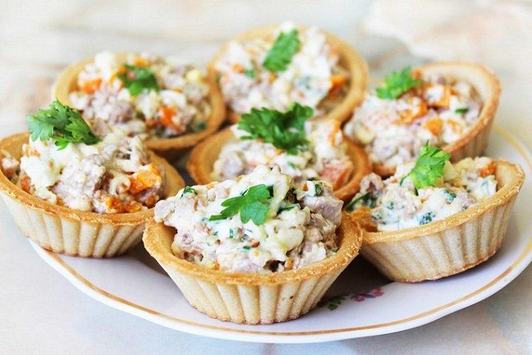 Tartelettes au foie de morue et oeuf