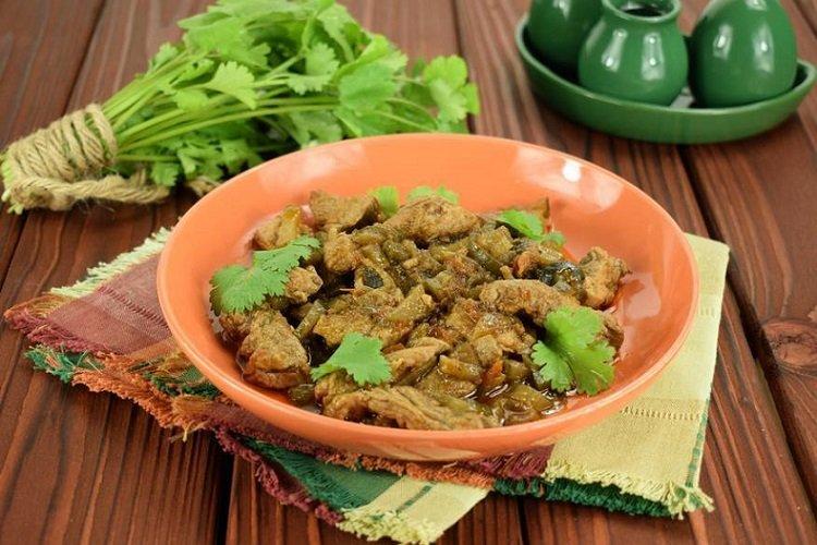 Porc braisé aux cornichons