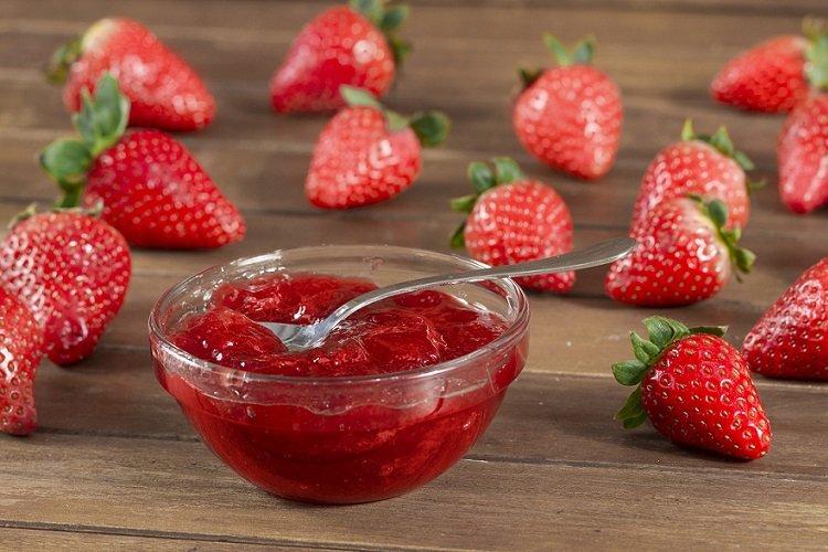 Confiture de fraises dans une mijoteuse
