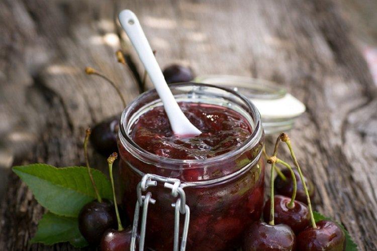 Confiture de cerises au chocolat