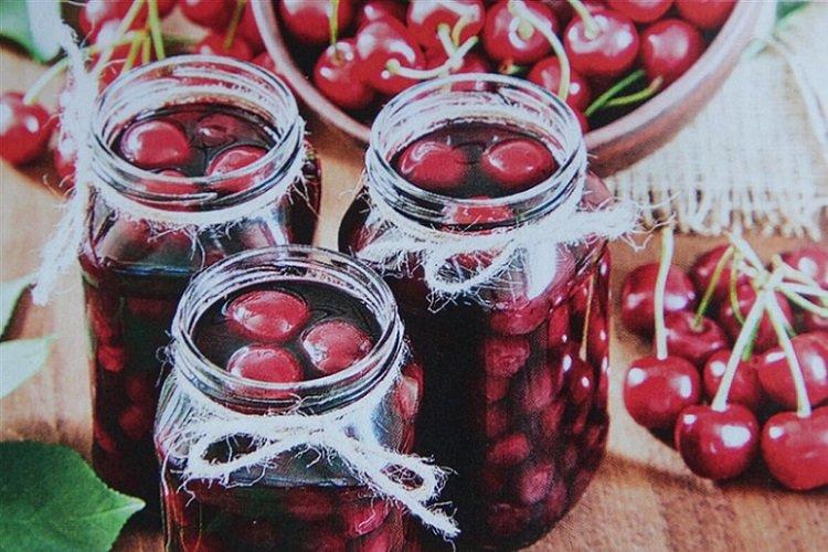 Cerises dans leur jus dans une mijoteuse
