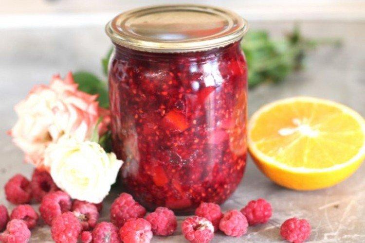 Confiture de framboises et d'oranges