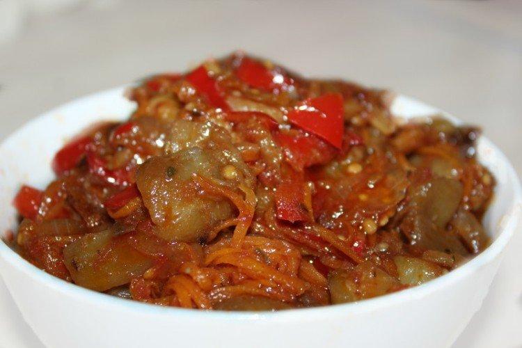 Sauté d'aubergines au concentré de tomates