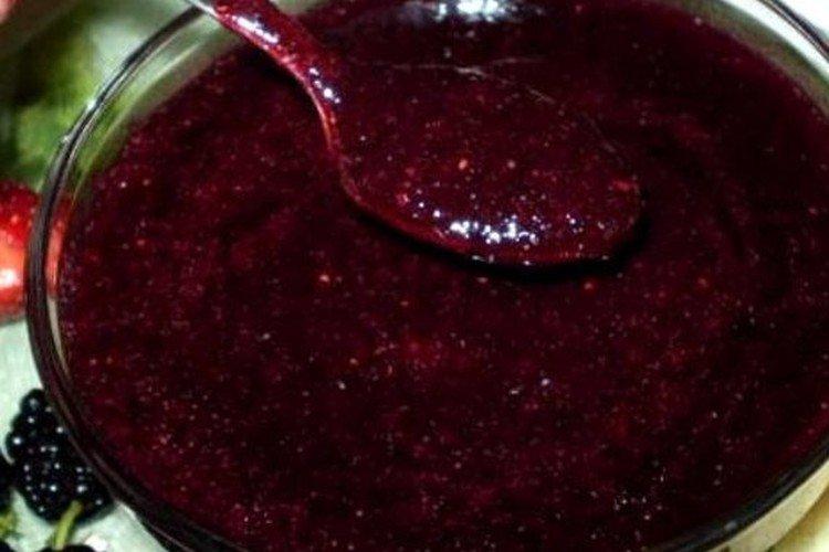 Confiture de mûres et fraises