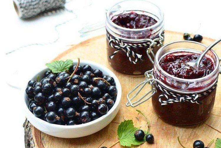 Confiture de cassis et groseille
