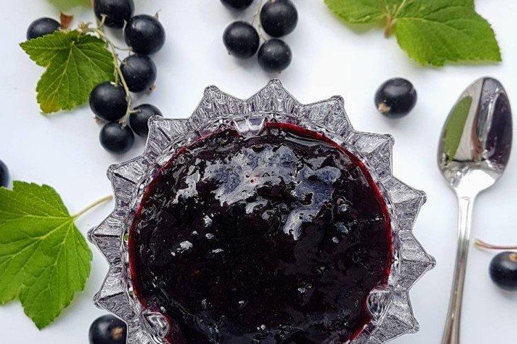 Confiture de cassis et myrtilles