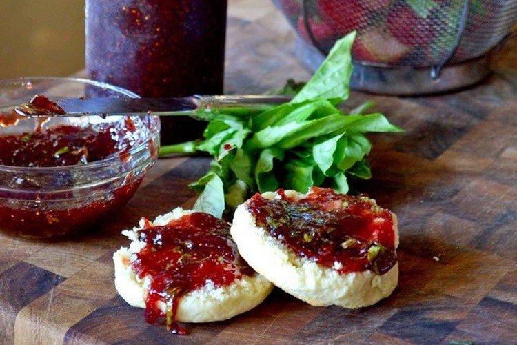Confiture de Fraises Basilic