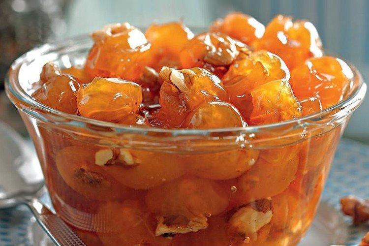 Confiture de cerises blanches aux noix