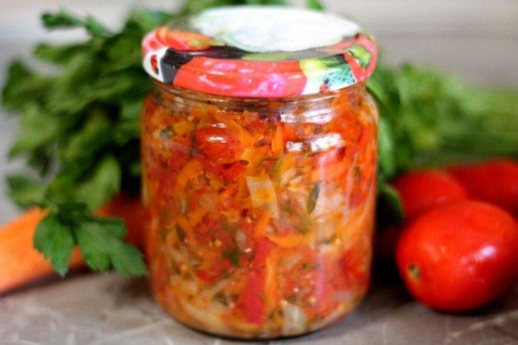 Salade de tomates aux carottes pour l'hiver