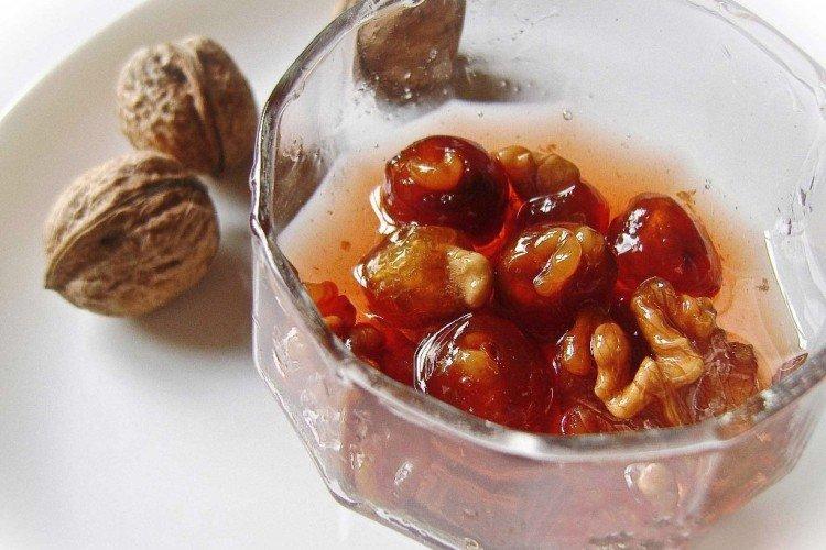 Confiture de groseilles aux noix