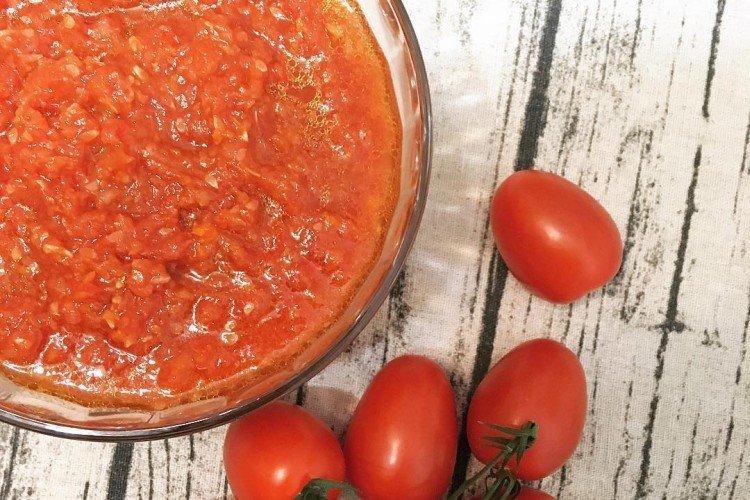 Adjika à la tomate douce