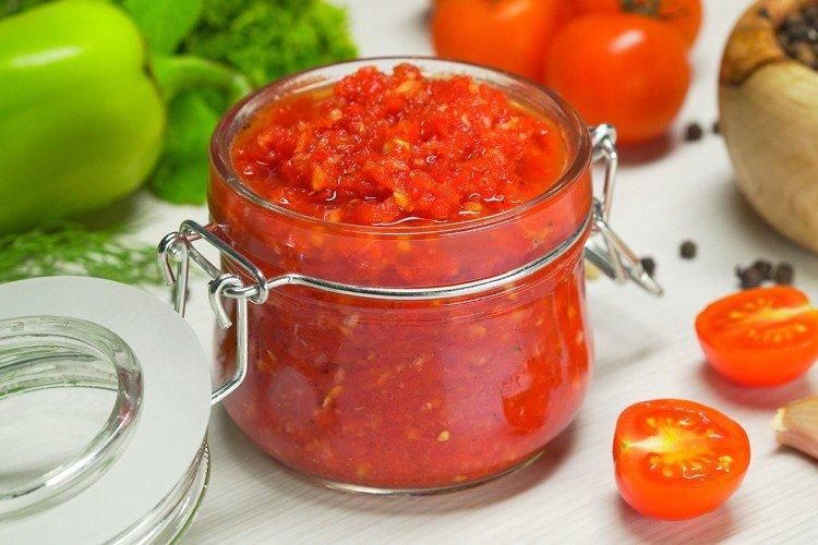 Adjika de tomates au poivre