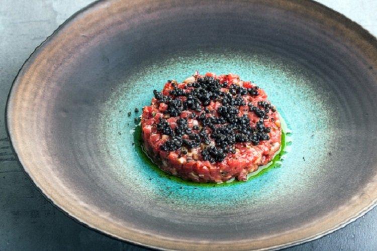 Tartare de boeuf au caviar de sterlet