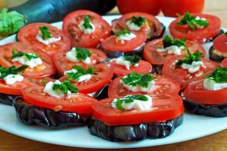 Aubergines aux tranches de tomates