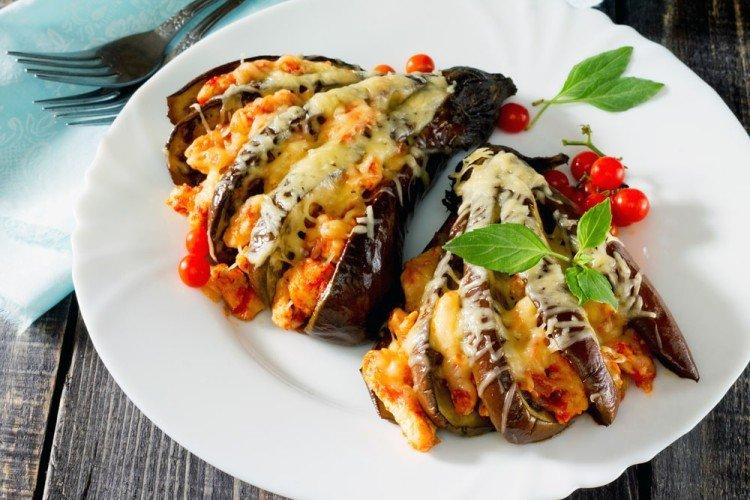 Aubergines farcies aux tomates