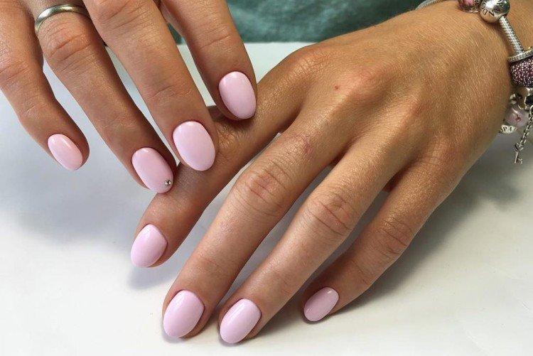 Manucure pastel délicate