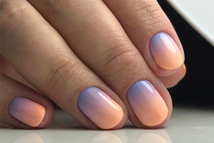 Manucure dégradée pour ongles courts