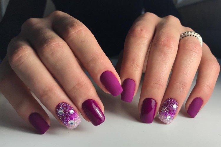 Manucure avec strass