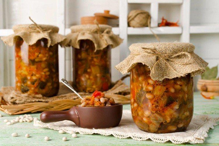 Aubergine aux haricots pour l'hiver