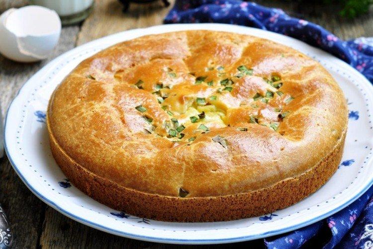 Tarte au kéfir en gelée avec pommes de terre