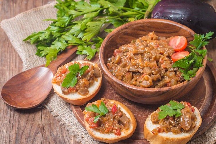 Caviar d'aubergine aux noix