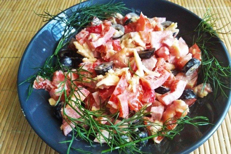 Salade de poivrons et saucisses