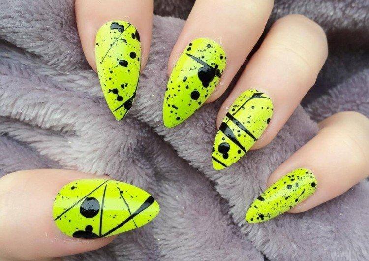 Manucure au néon avec du noir