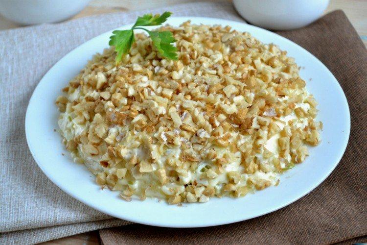 Salade de poulet et noix