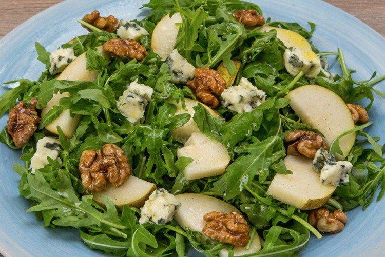 Salade de noix, roquette et poire