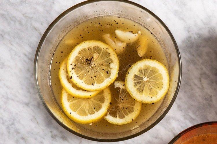 Marinade au citron pour brochettes de porc