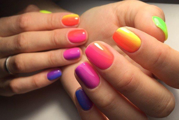 Manucure dégradée et ombre