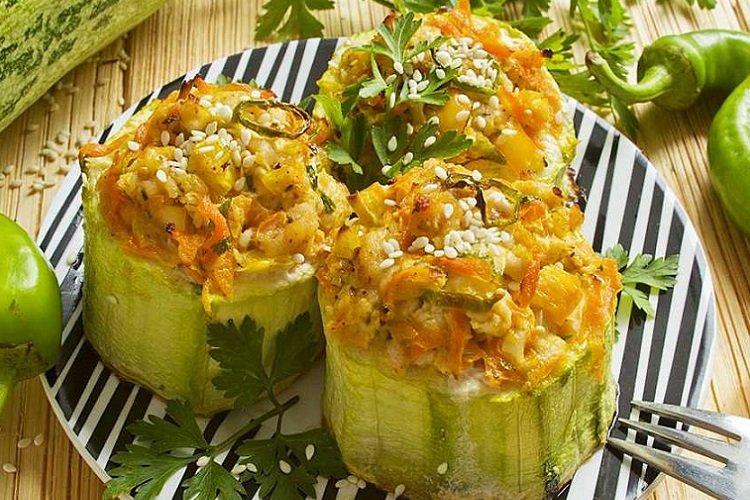 Courgettes au four avec viande hachée et riz