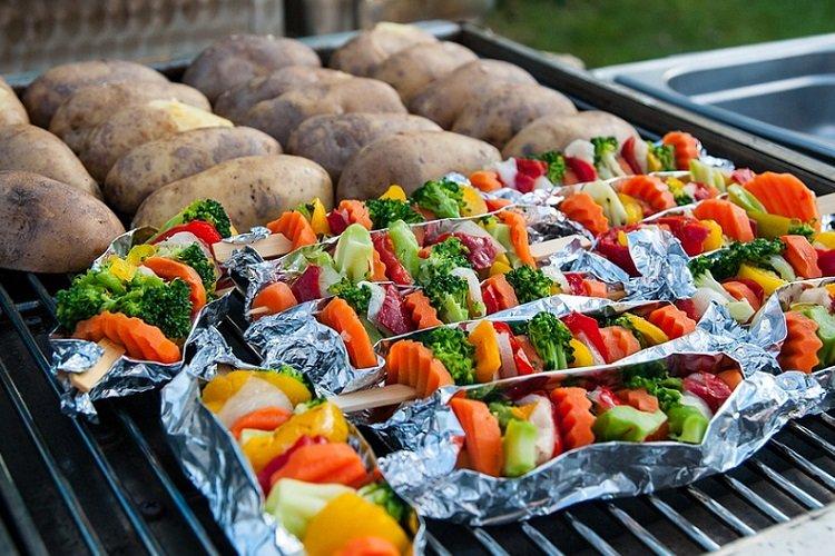 Légumes grillés cuits en papillote