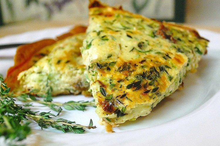 Omelette de courgettes au fromage cottage et au romarin