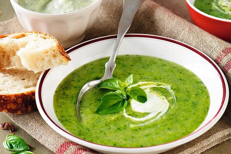 Soupe de courgettes et purée de chou-fleur