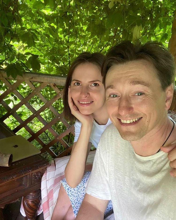 Sergey Bezrukov dans le pays - Où les célébrités se reposent à l'été 2020