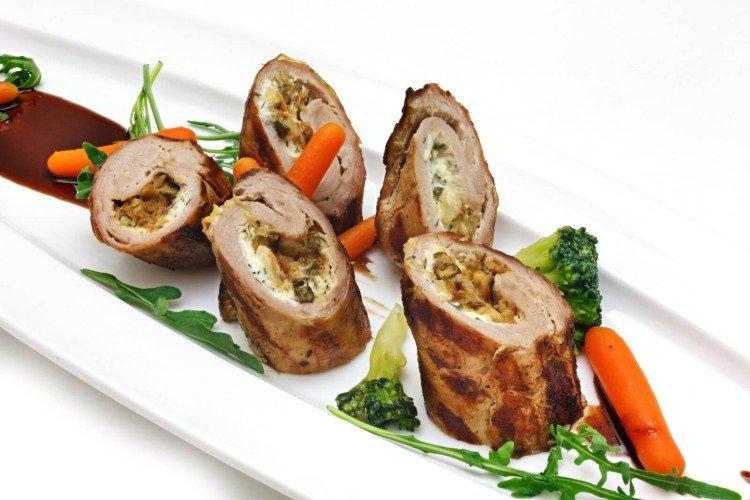 Rouleau aux champignons et pommes - Plats chauds pour les recettes d'anniversaire