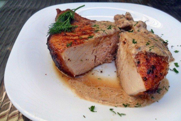 Steak chaud dans une mijoteuse - Recettes de plats chauds sur la table de fête