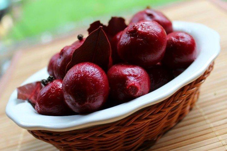 Comment et combien cuire les betteraves pour les ragoûts, les côtelettes de légumes et le caviar