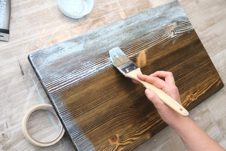 Brosse sèche - Comment rafraîchir les vieilles chaises